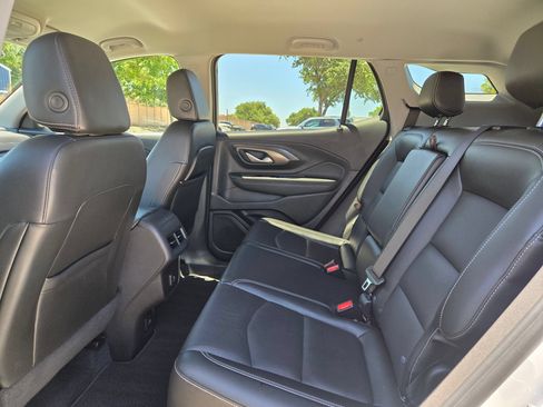 Used 2024 GMC Terrain SLT AWD/4WD image 14