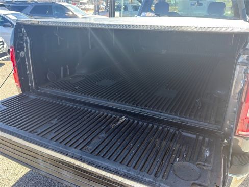 Used 2020 Ford F150 XLT image 25