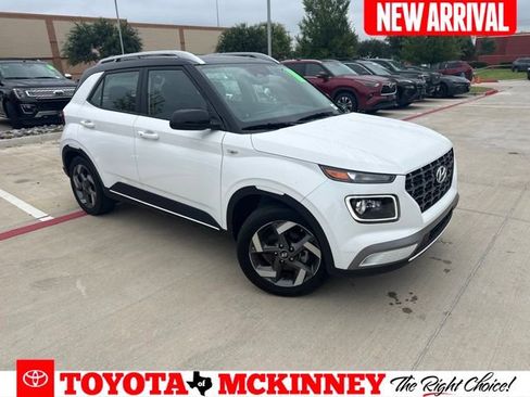 Used 2024 Hyundai Venue Limited FWD image 1