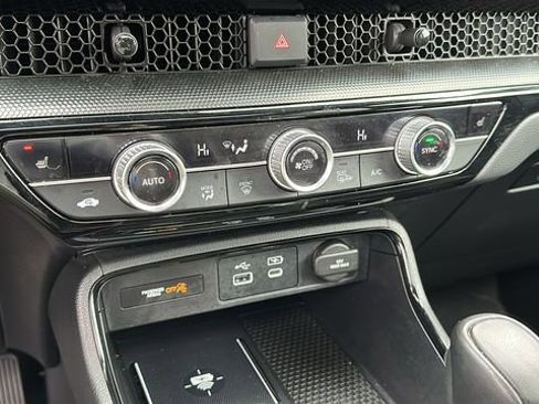 Used 2025 Honda CR-V Sport Touring image 18