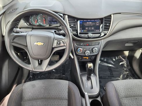 Used 2020 Chevrolet Trax LS AWD/4WD image 16