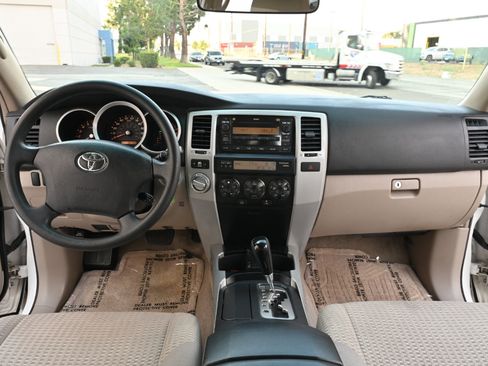 Used 2006 Toyota 4Runner SR5 AWD/4WD image 14
