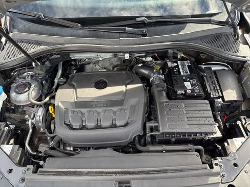 Certified 2022 Volkswagen Tiguan SE R-Line image 27