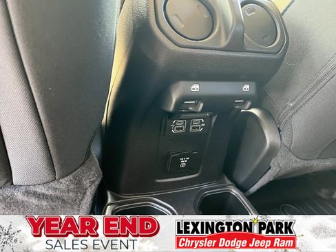 Used 2020 Jeep Wrangler Unlimited Sahara image 12