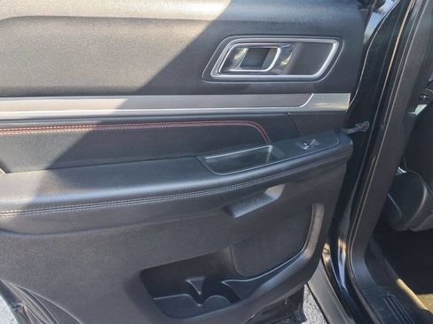 Used 2017 Ford Explorer Sport image 16