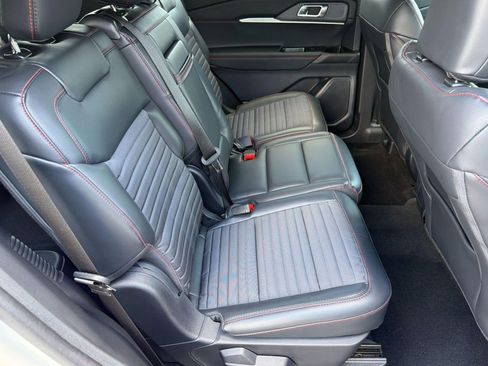 Used 2025 Ford Explorer ST-Line w/ Premium Package RWD image 27