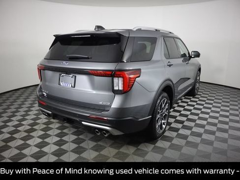 Certified 2025 Ford Explorer Platinum w/ Ultimate Package AWD/4WD image 4
