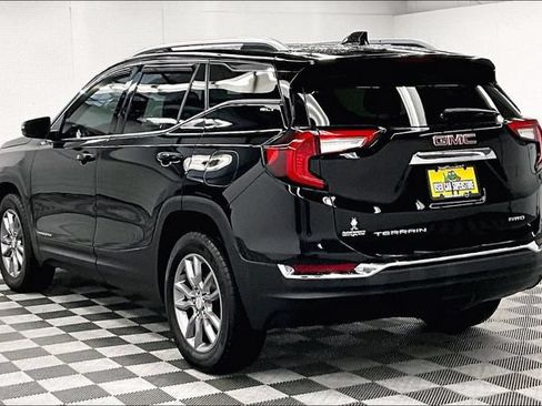 Used 2024 GMC Terrain SLT AWD/4WD image 2
