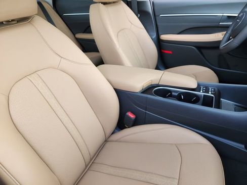 Certified 2025 Hyundai Sonata Limited FWD image 10