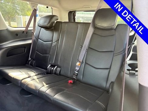 Used 2017 Cadillac Escalade ESV Luxury RWD image 37