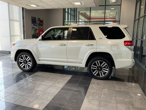 Used 2013 Toyota 4Runner SR5 w/ Convenience Pkg AWD/4WD image 4
