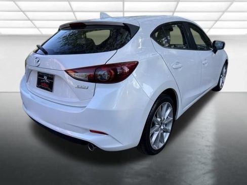 Used 2017 MAZDA MAZDA3 Grand Touring w/ Premium Equipment Package FWD image 4