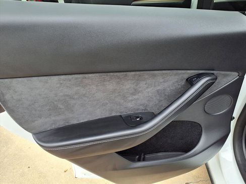 Used 2023 Tesla Model Y Long Range image 17