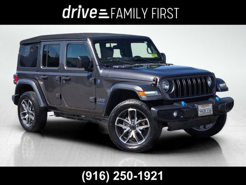 Used 2024 Jeep Wrangler Unlimited AWD/4WD image 1