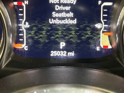 Used 2022 Jeep Gladiator Rubicon w/ Cold Weather Group image 22