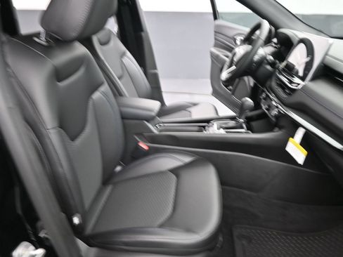New 2026 Jeep Compass Latitude AWD/4WD image 25