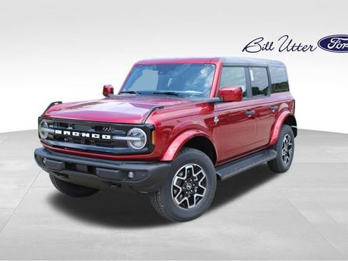 New 2026 Ford Bronco Outer Banks AWD/4WD image 1