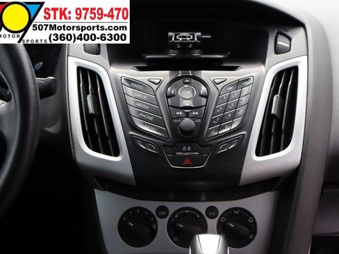Used 2014 Ford Focus SE w/ Equipment Group 201A FWD image 15