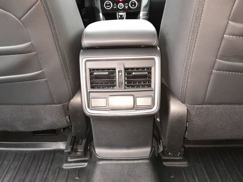 Used 2023 Subaru Forester Limited image 31