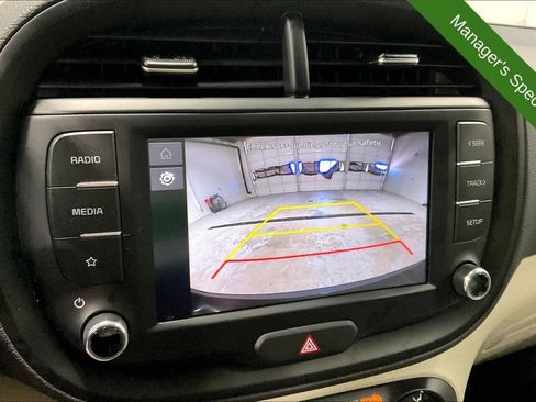 Used 2025 Kia Soul LX w/ LX Technology Package FWD image 27