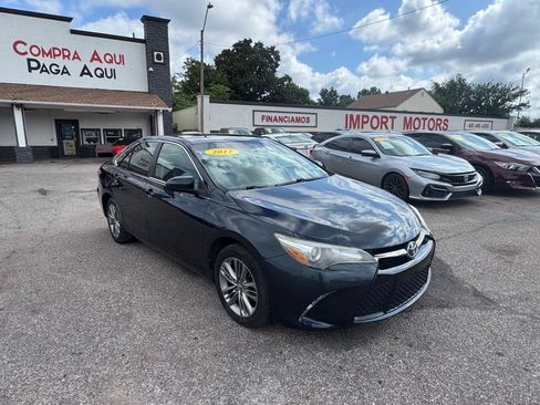 Used 2017 Toyota Camry SE FWD image 3