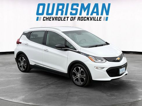 Used 2020 Chevrolet Bolt Premier w/ Infotainment Package FWD image 1