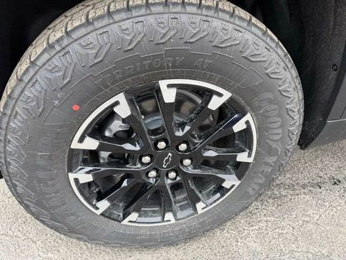 New 2026 Chevrolet Traverse Z71 w/ Enhanced Driving Package image 7