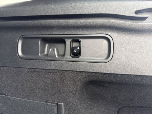 Certified 2025 Mercedes-Benz GLC 300 4MATIC image 26