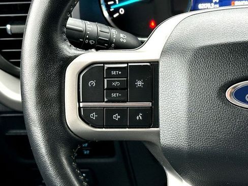 Used 2024 Ford Expedition XLT RWD image 24