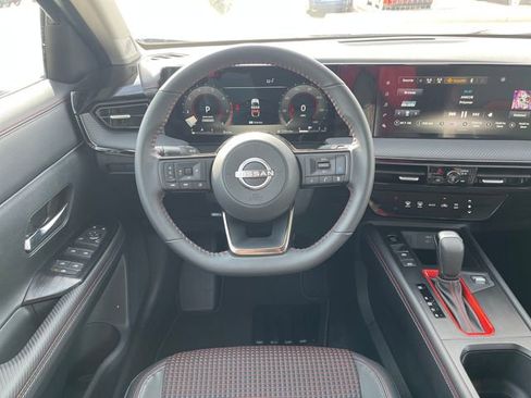 New 2025 Nissan Kicks SR w/ Illumination Package image 15