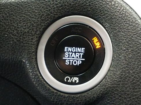 Used 2019 Chrysler 300 Limited image 29