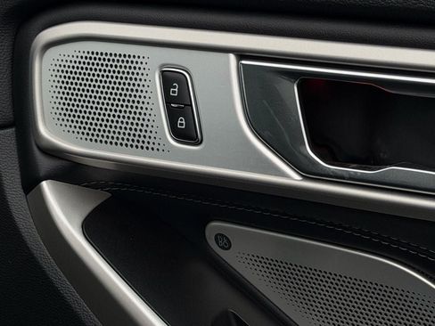 Certified 2022 Ford Explorer Limited w/ Limited Technology Package image 16