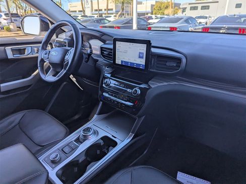 Certified 2023 Ford Explorer Limited image 13