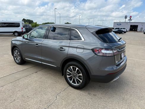 Used 2023 Lincoln Nautilus Reserve AWD/4WD image 7
