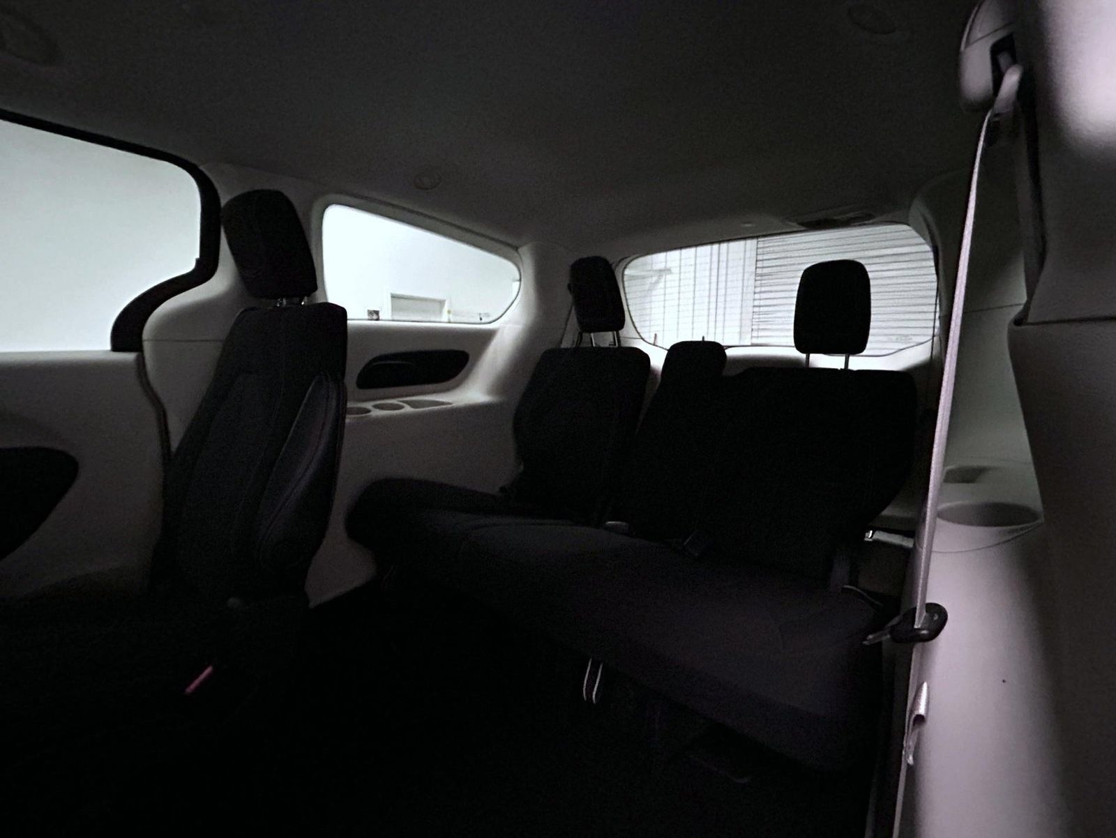 Used 2023 Chrysler Voyager LX FWD image 18