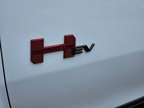 Used 2025 GMC Hummer EV 3X w/ LPO, Sport Package AWD/4WD image 10