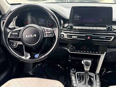 Used 2023 Kia Seltos EX AWD/4WD image 19