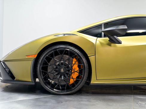 Used 2023 Lamborghini Huracan STO RWD image 26