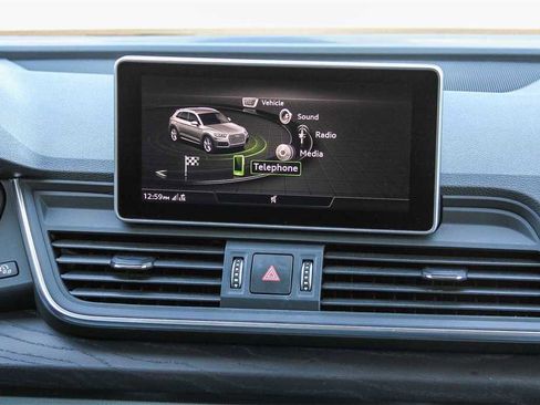 Used 2020 Audi Q5 e Prestige w/ Prestige Package image 13