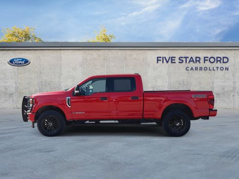 Certified 2022 Ford F250 XLT w/ Black Appearance Package AWD/4WD image 5
