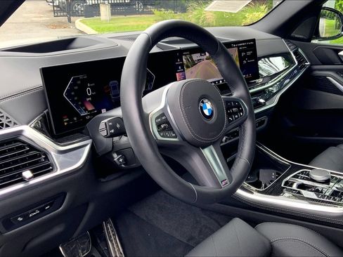 Used 2026 BMW X5 xDrive40i w/ M Sport Package AWD/4WD image 17