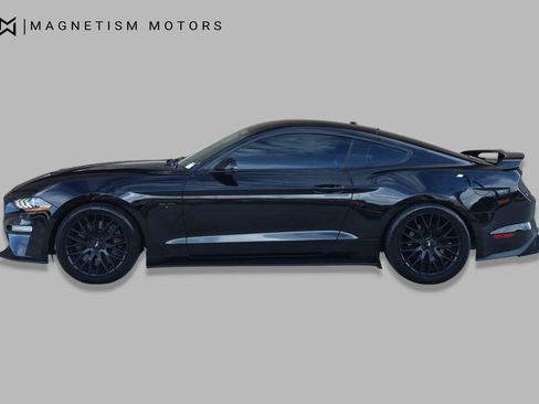 Used 2018 Ford Mustang GT Premium w/ GT Performance Package RWD image 3