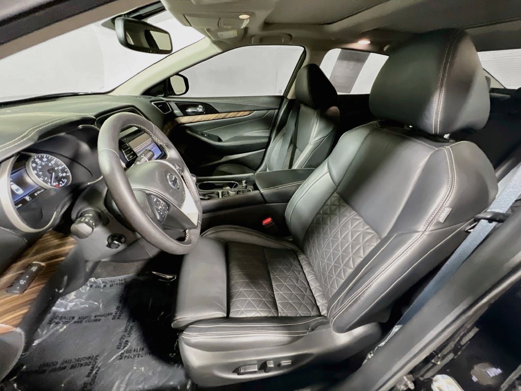 Used 2016 Nissan Maxima Platinum w/ Interior Lighting Package FWD image 19