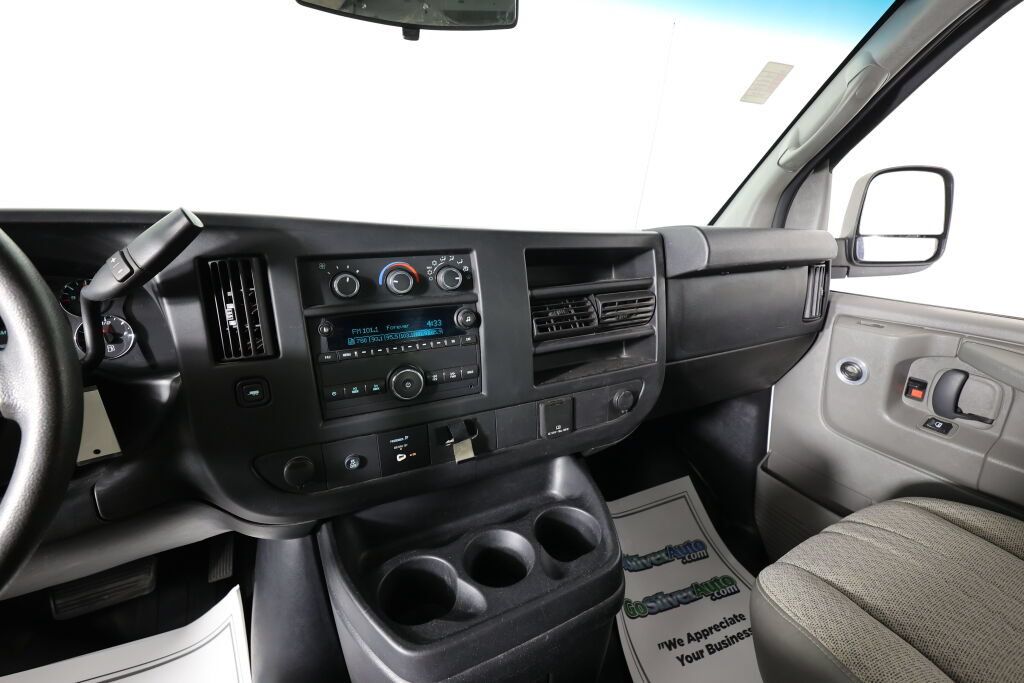 Used 2015 GMC Savana 2500 RWD image 21