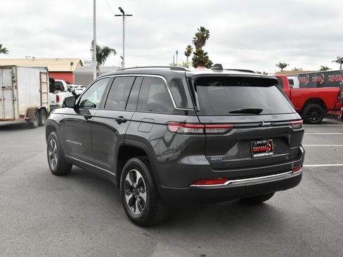 Used 2023 Jeep Grand Cherokee 4WD 4xe image 6