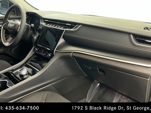 Used 2023 Jeep Grand Cherokee Laredo w/ Luxury Tech Group I image 24