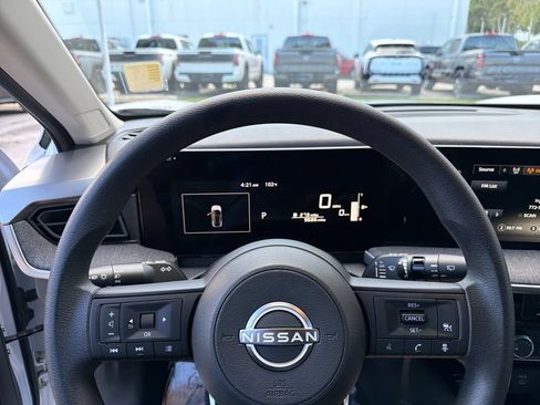 Certified 2025 Nissan Kicks SV FWD image 17