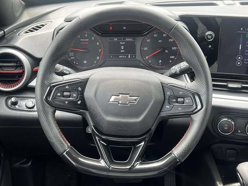 Used 2024 Chevrolet Trax RS w/ Driver Confidence Package FWD image 13