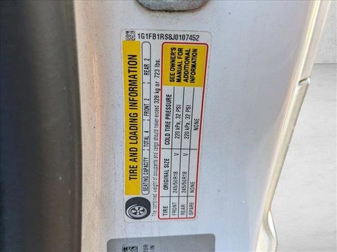 Used 2018 Chevrolet Camaro LT w/ Technology Package image 15