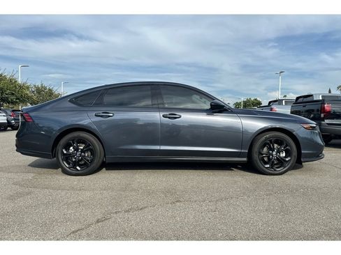 Used 2025 Honda Accord SE image 7
